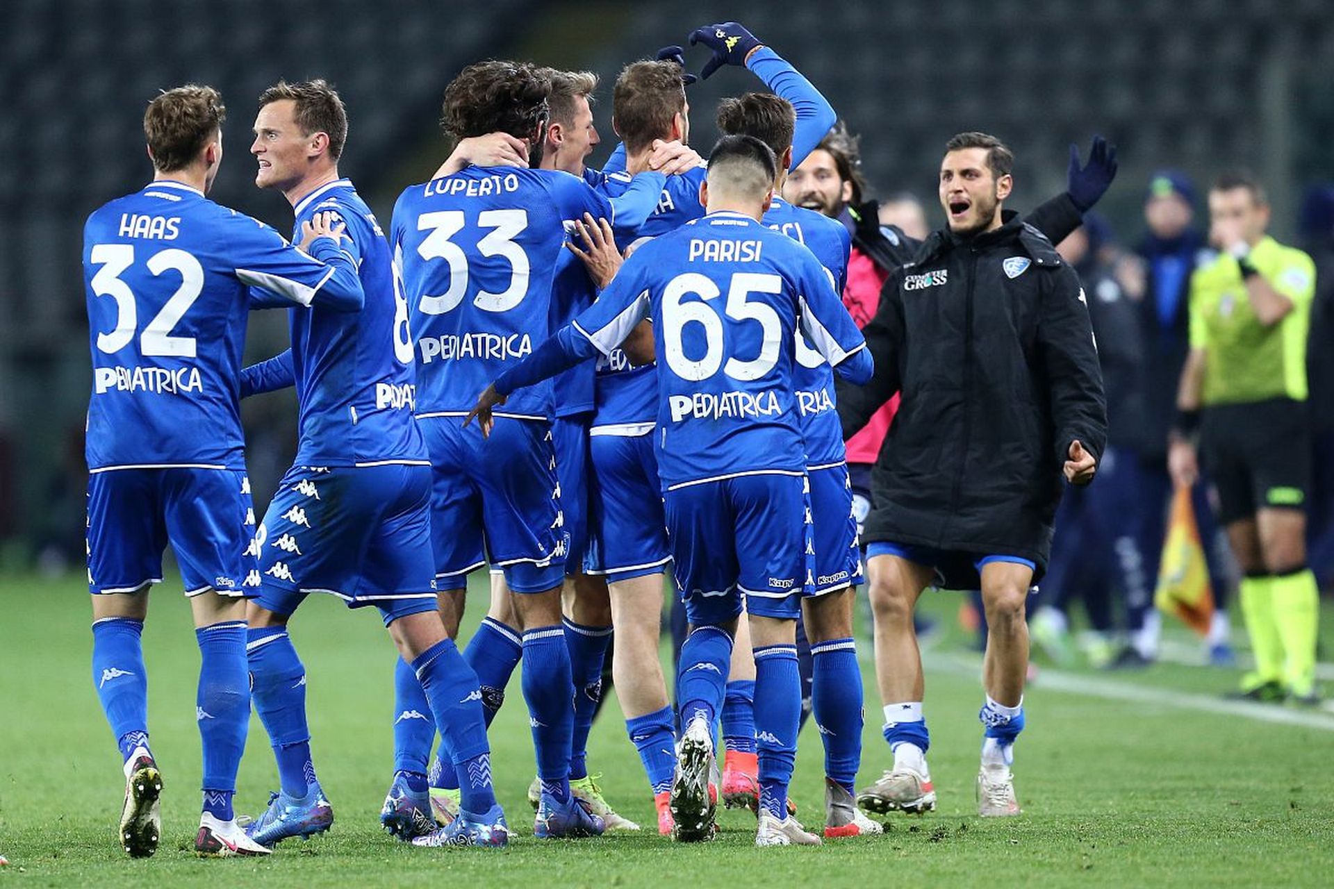 中国队击败 中国队击败