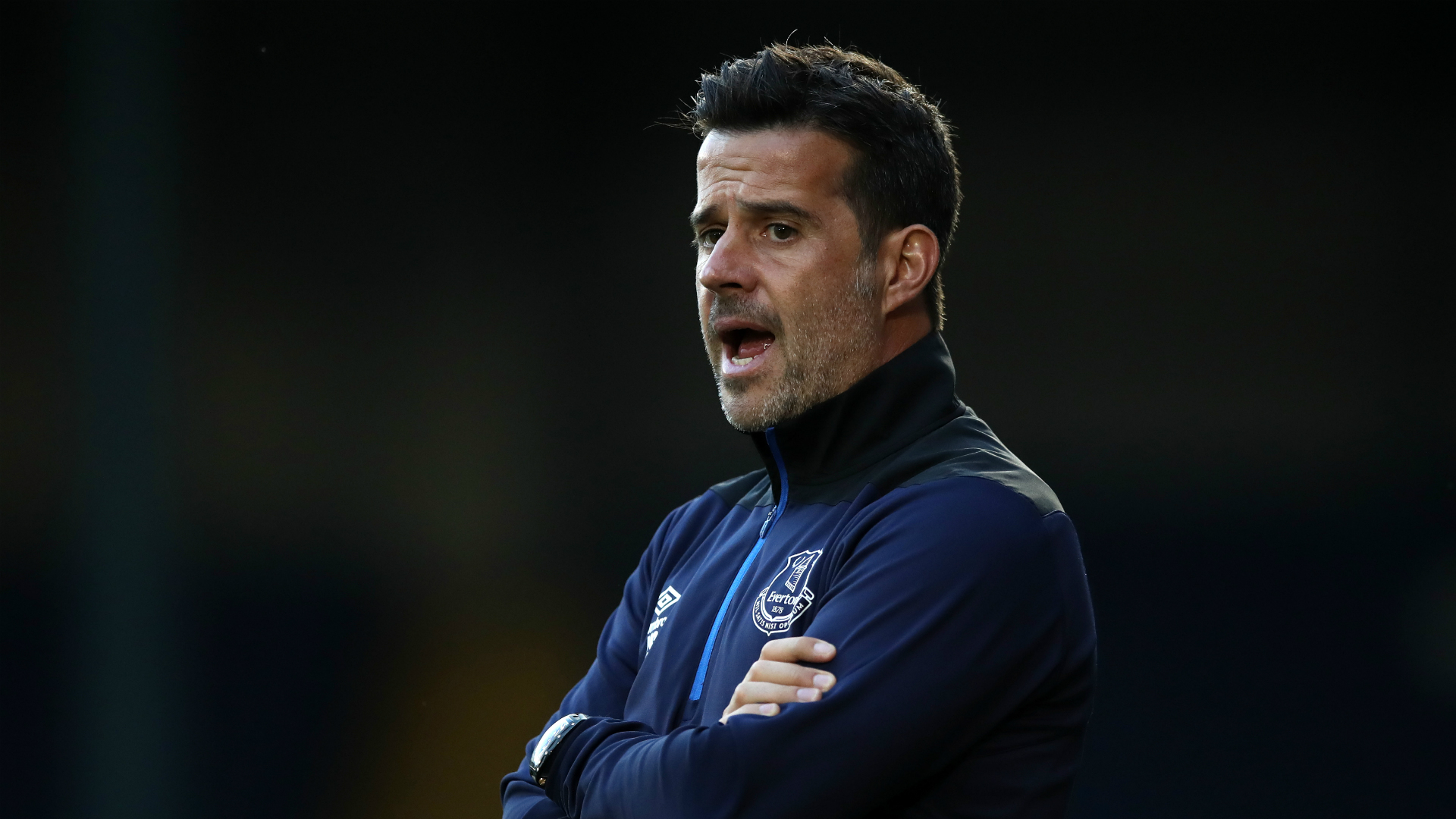 一些球迷或 一些球迷或